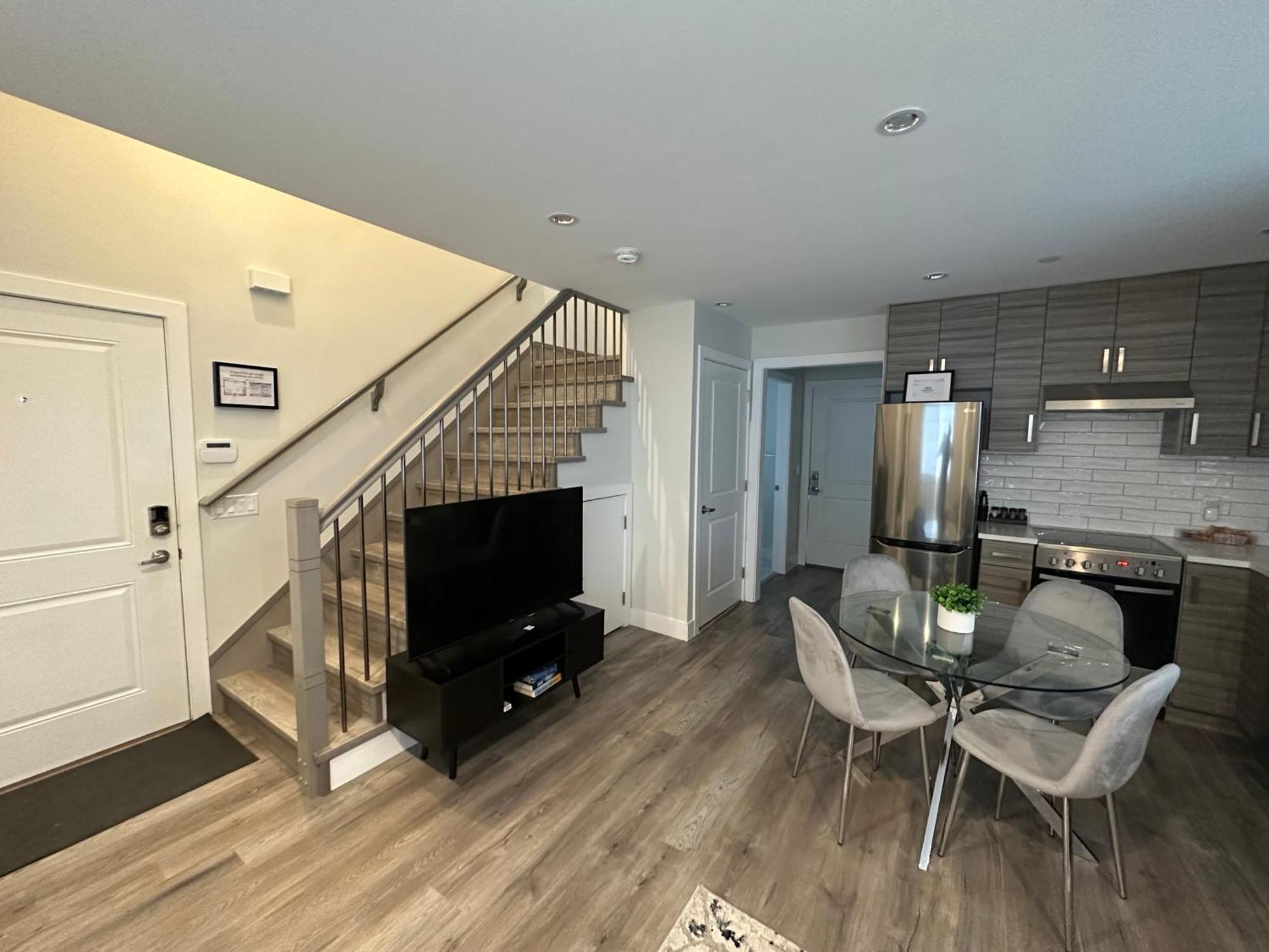 Bright And Cozy Modern Home In Vancouver - Central To Yvr-Downtown - Free Private Parking Kültér fotó