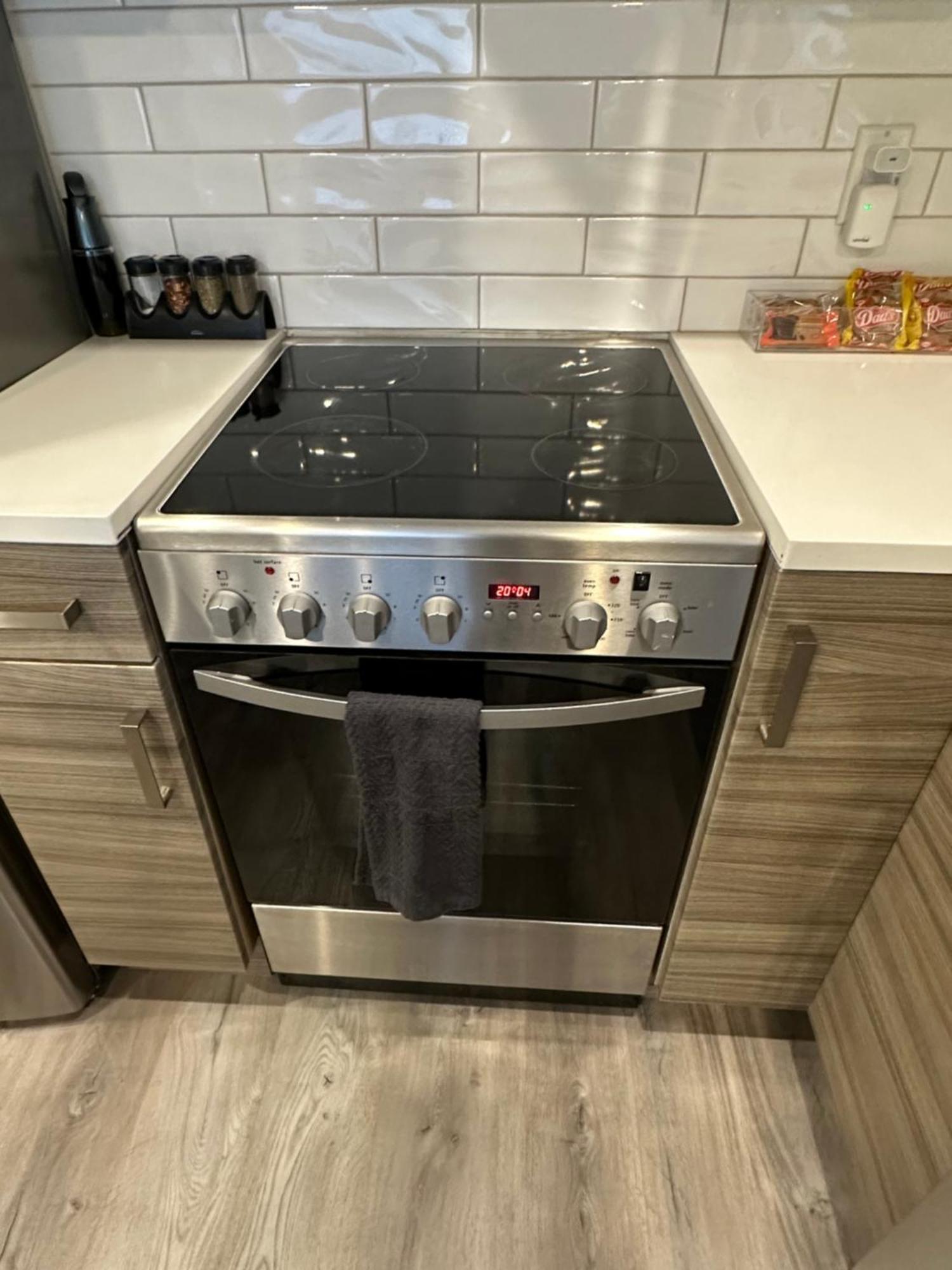 Bright And Cozy Modern Home In Vancouver - Central To Yvr-Downtown - Free Private Parking Kültér fotó
