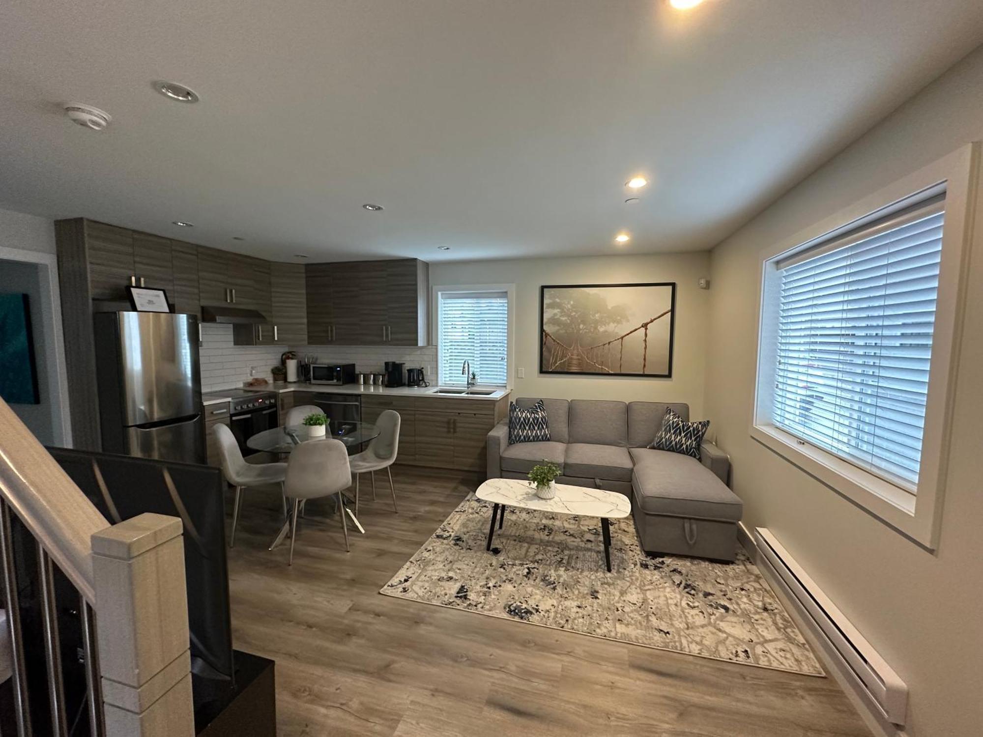 Bright And Cozy Modern Home In Vancouver - Central To Yvr-Downtown - Free Private Parking Kültér fotó