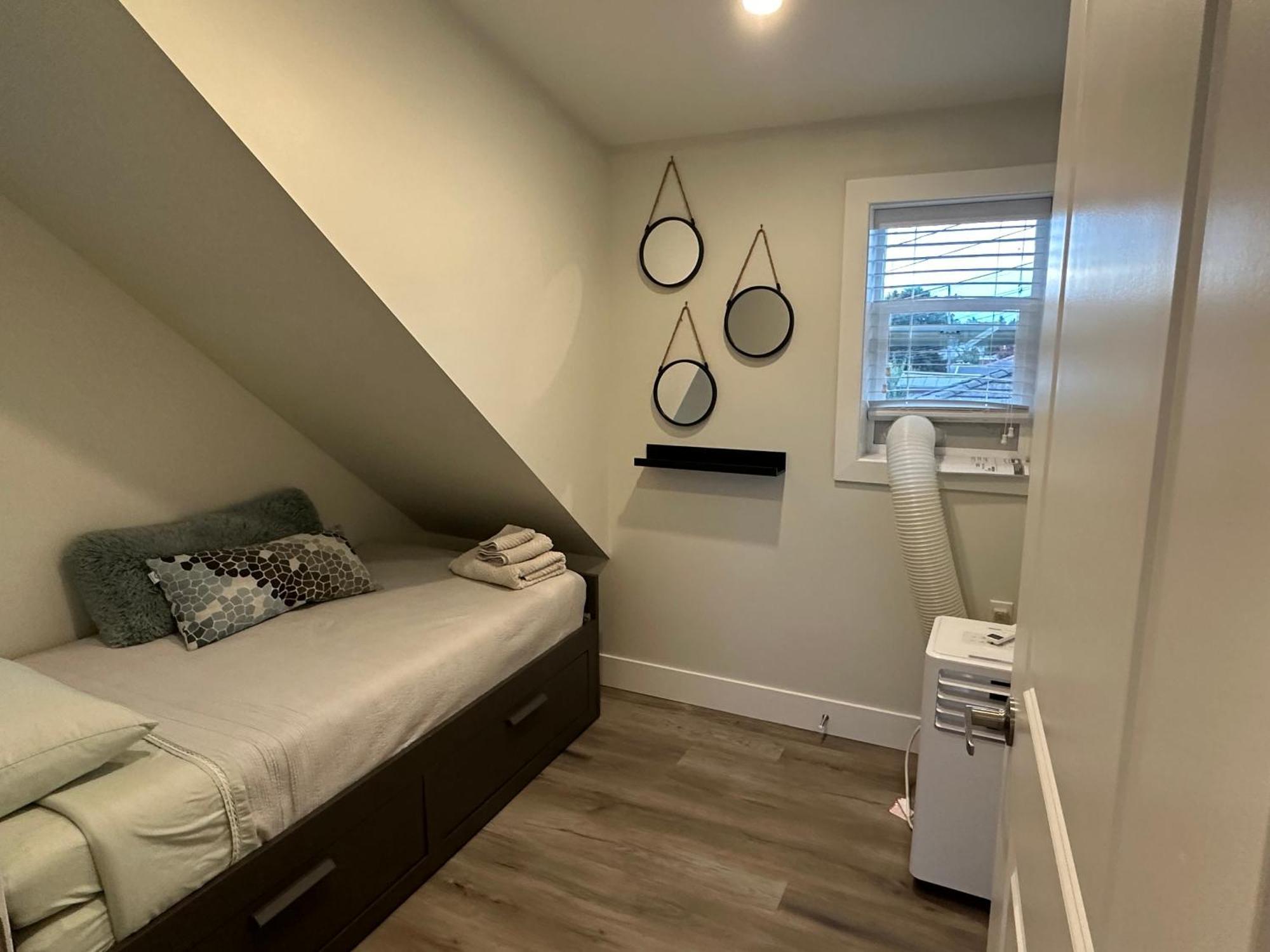 Bright And Cozy Modern Home In Vancouver - Central To Yvr-Downtown - Free Private Parking Kültér fotó