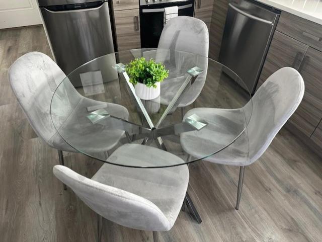 Bright And Cozy Modern Home In Vancouver - Central To Yvr-Downtown - Free Private Parking Kültér fotó